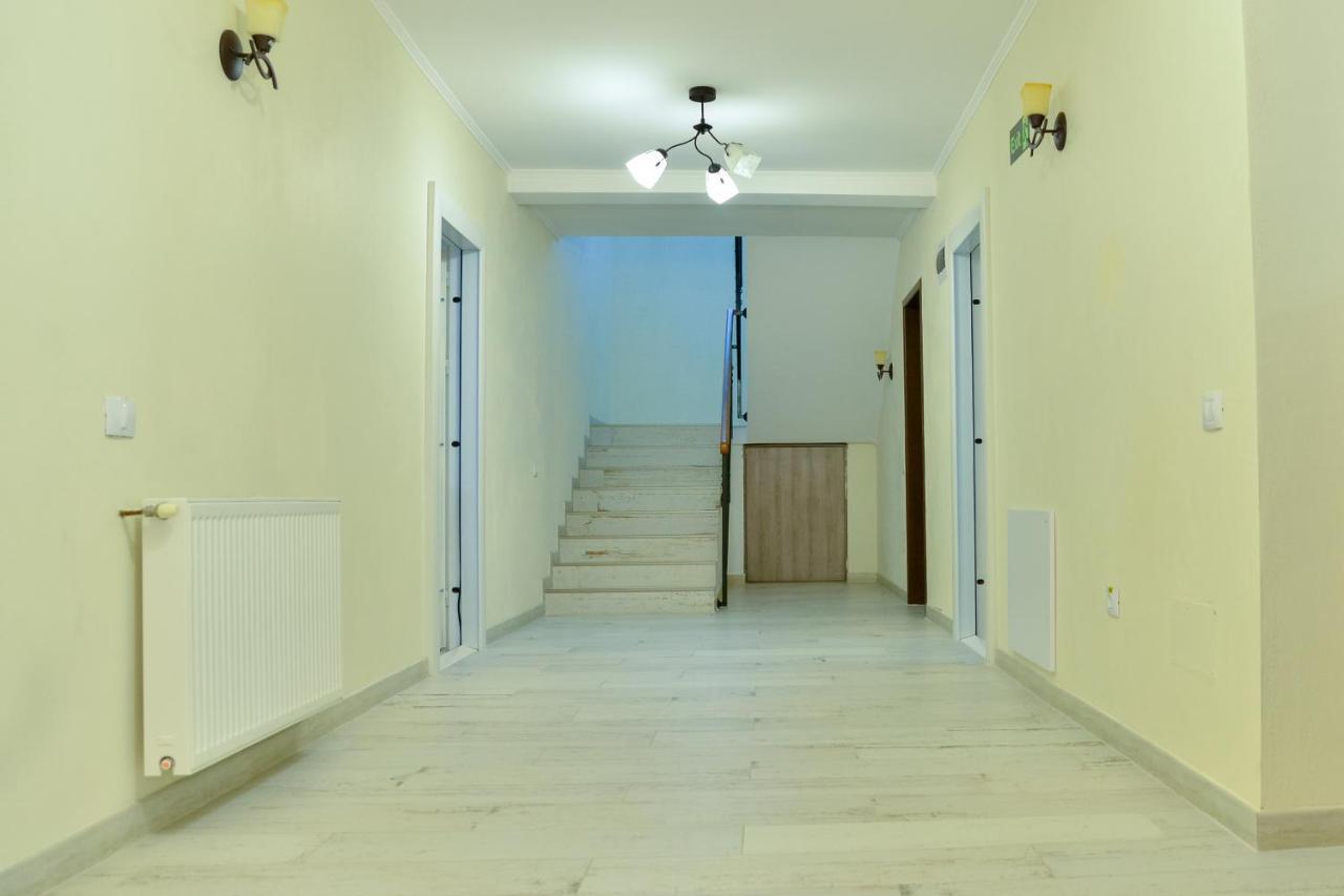 Casa Avram Villa Ramnicu Valcea Exterior photo
